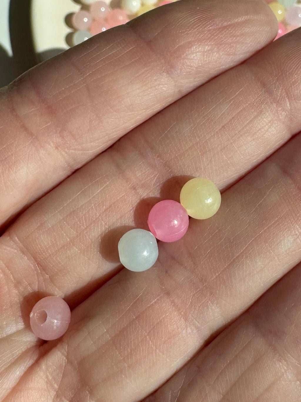 6mm Jelly Plastic Beads, Pastel, Round, Mixed Colors, 6mm, Hole: 1mm, 100 pcs