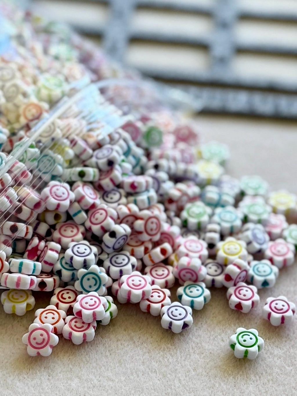 40 pcs Smiley Face Flower Beads, Acrylic, Mixed Colors, 10x11x5mm, Hole: 2mm