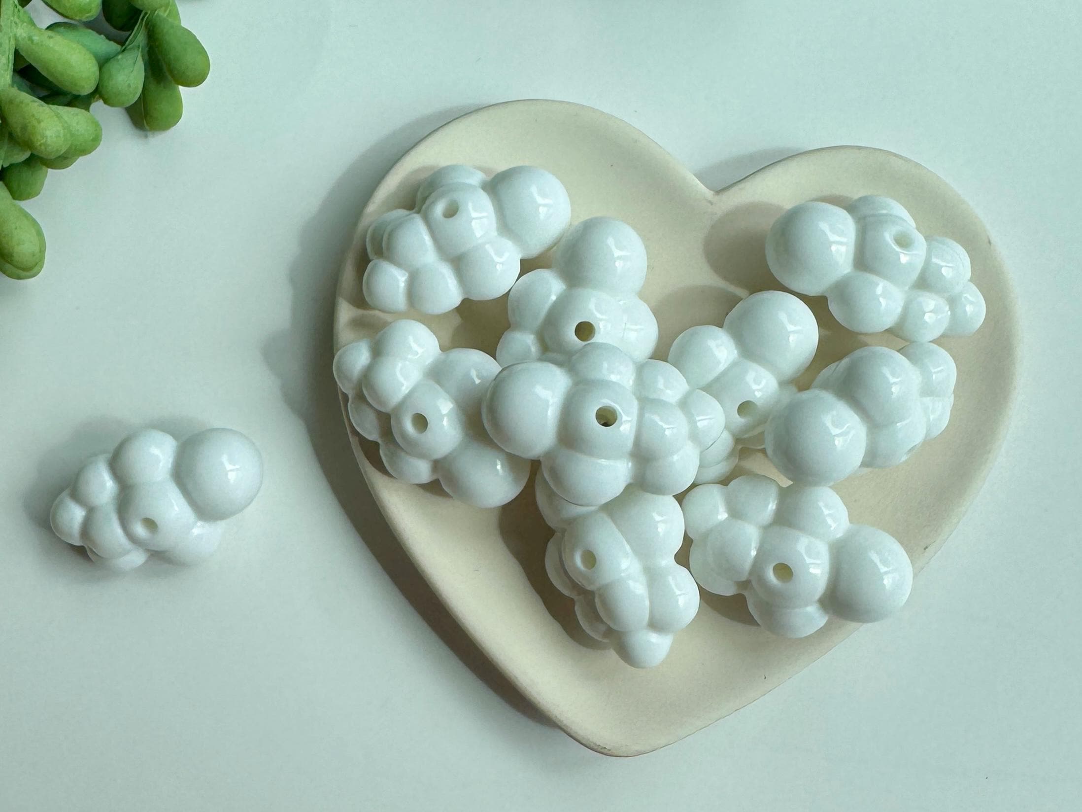 White Cloud Acrylic Beads, Chunky 3D, 33x23x17mm, 10 pc set