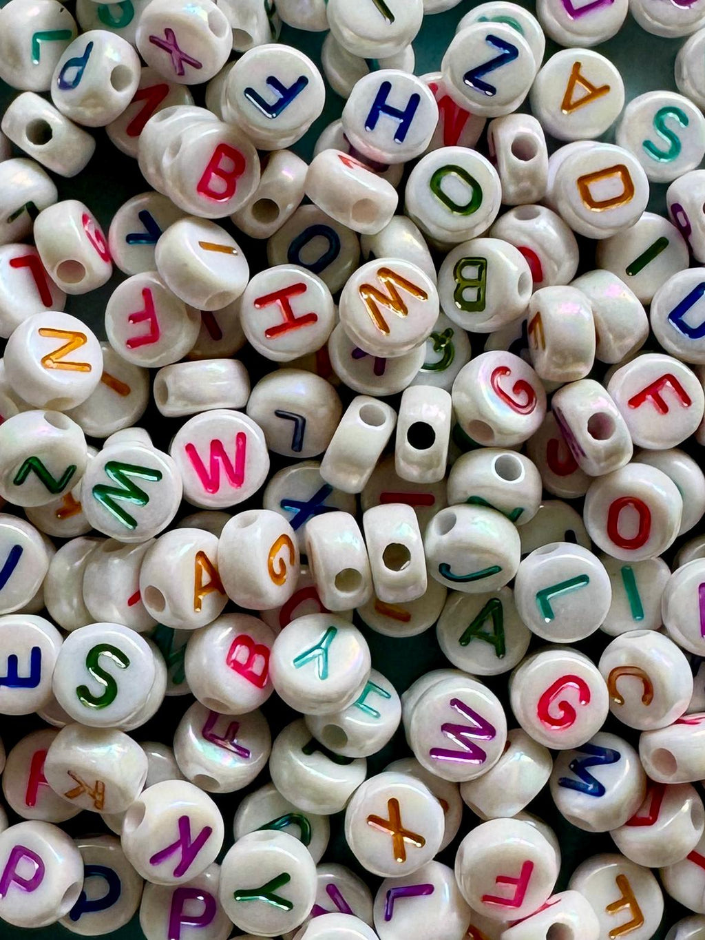 Iridescent Letter Beads, 7mm Acrylic Alphabet Beads for Kandi Crafts