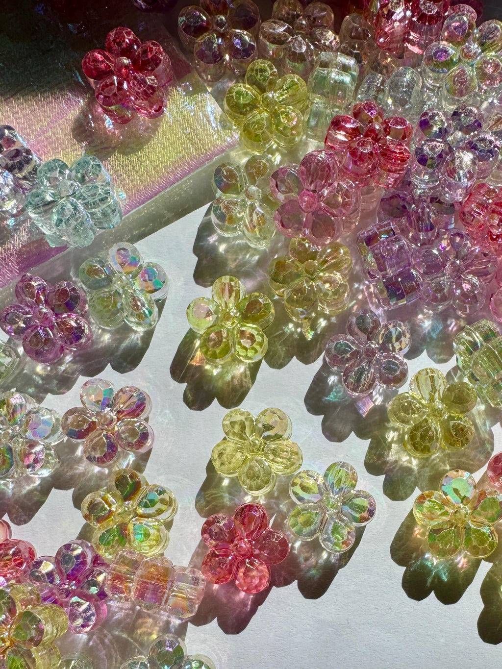 30pcs Transparent 14.5mm Flower Beads, Acrylic, AB Finish, Hole: 2.5mm