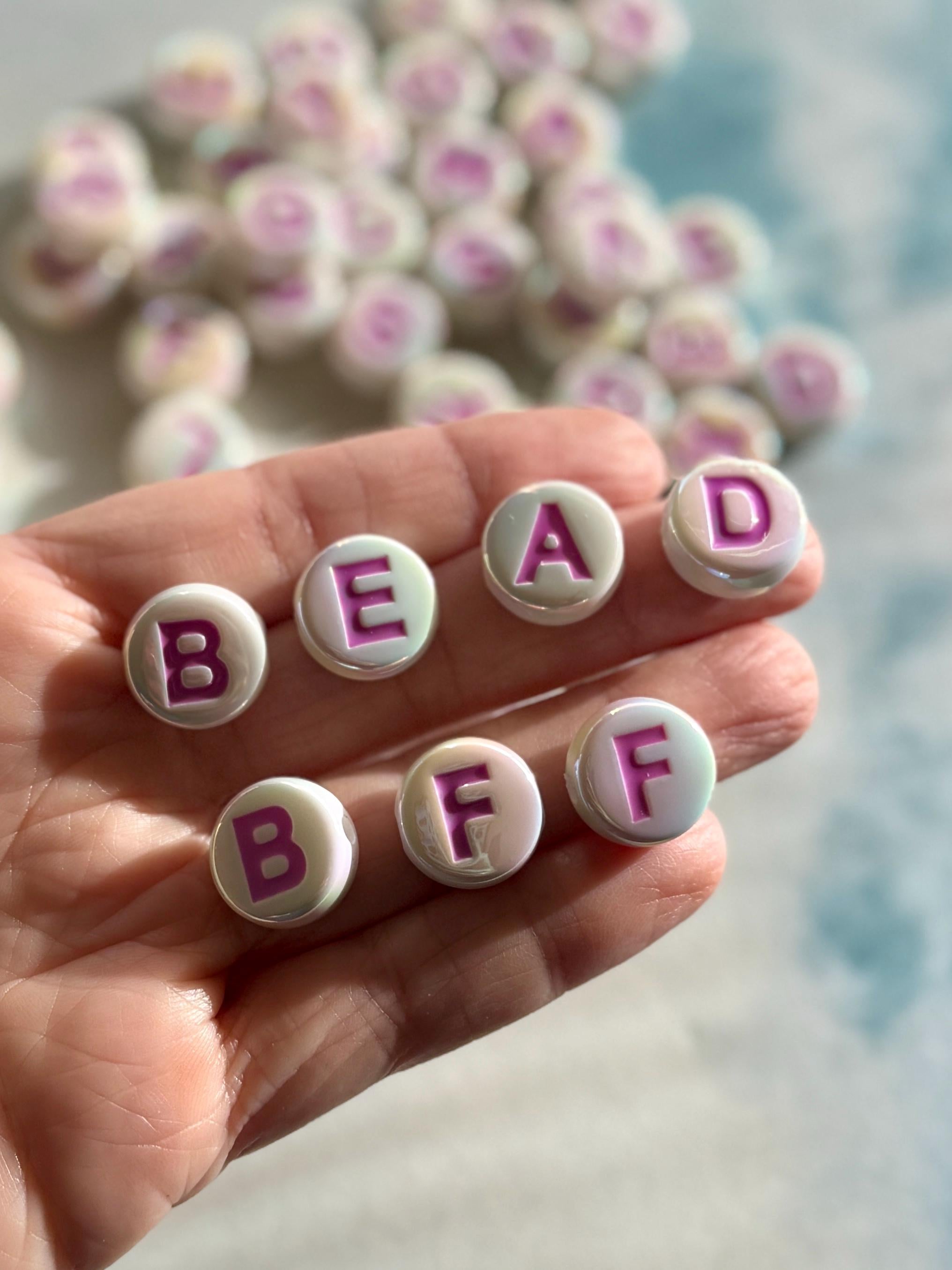 Jumbo Letter Beads, 15mm, Hole: 2.2mm, UV Plated Iridescent Beads, Flat Round Acrylic Alphabet Beads for Kandi
