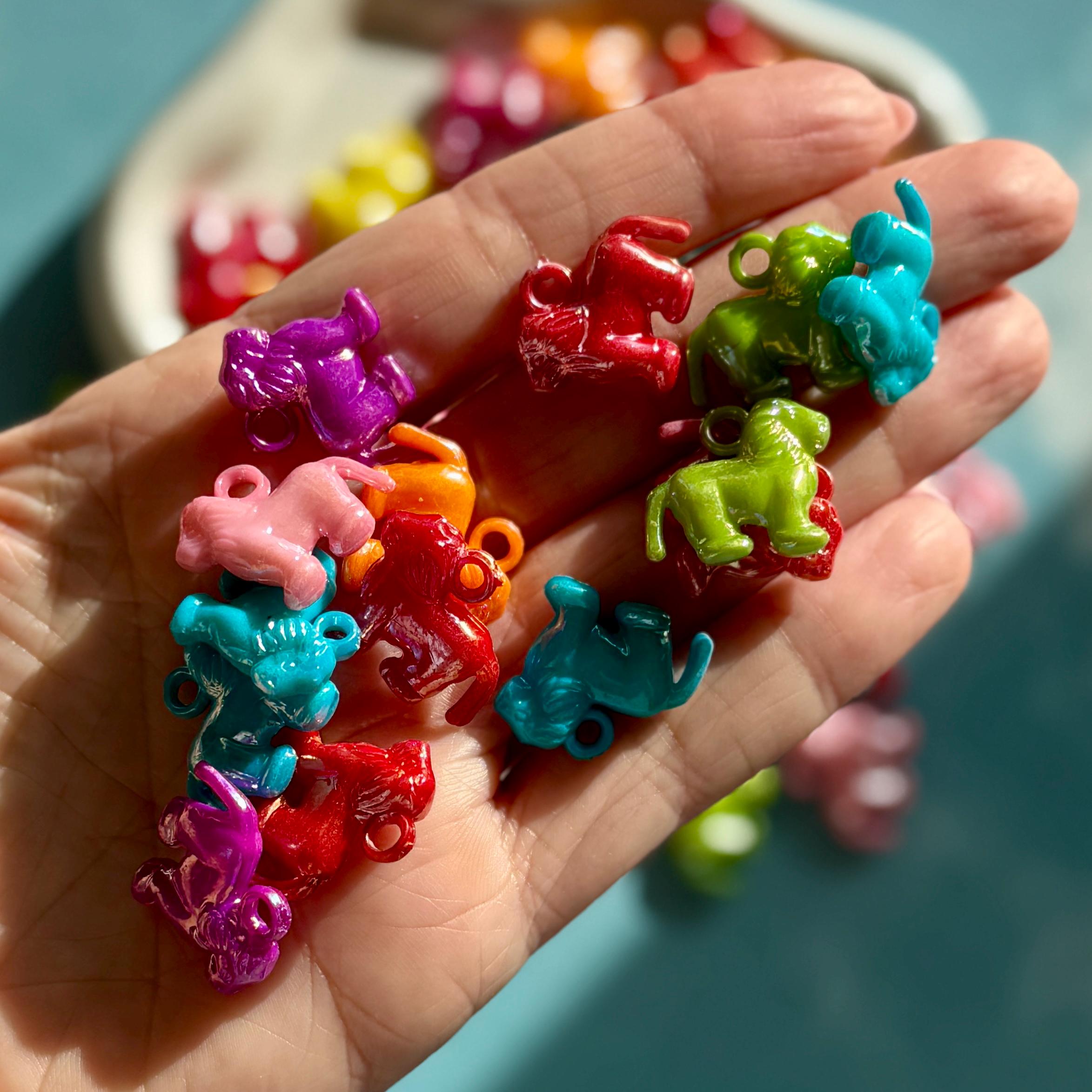 Glossy Lion Charms, 17.5mm, Hole: 2.5mm, 40 pcs