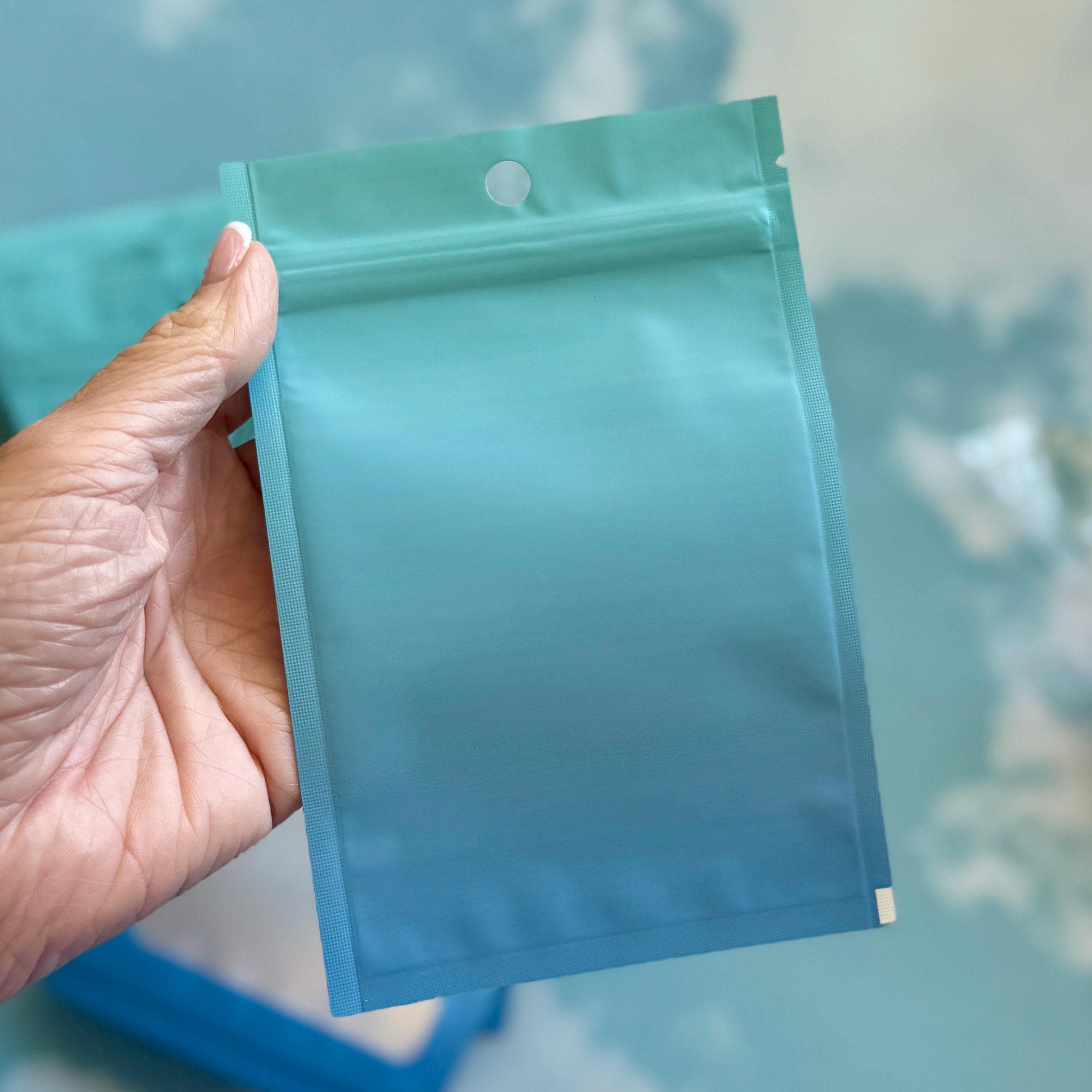 Qty 20 Blue Ombré Zip Bags, 10x15cm