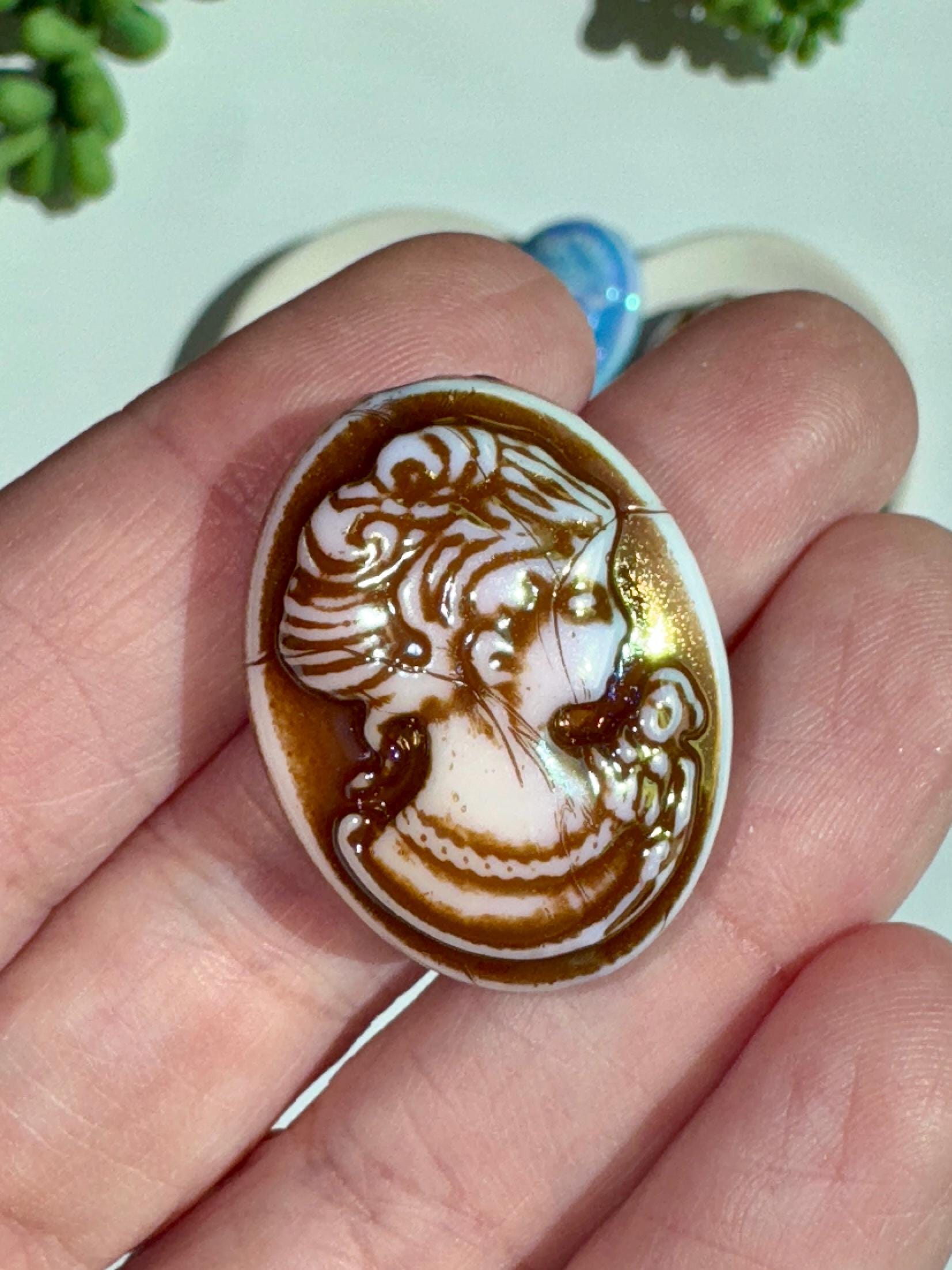Iridescent Cameo Acrylic Beads, UV Plated Portrait Charms (29x22.5x12mm), 1 piece