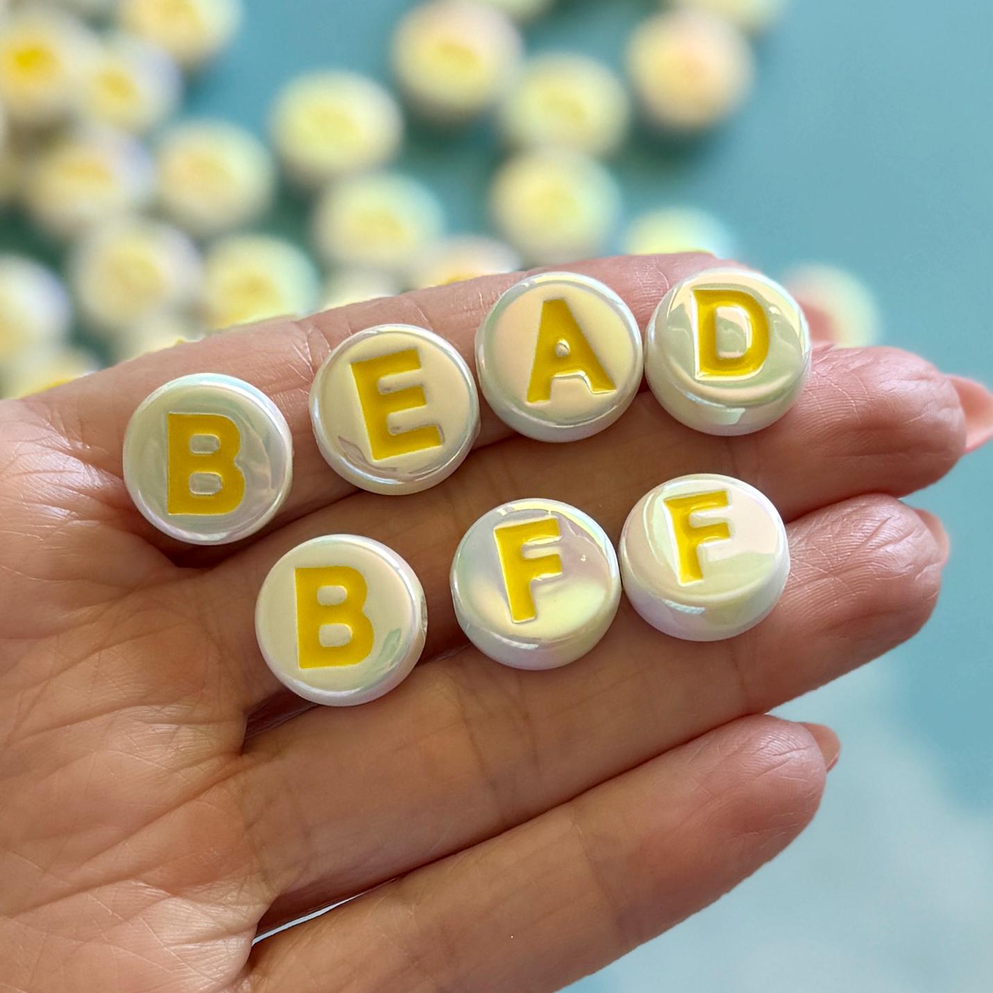 Jumbo Letter Beads, 15mm, Hole: 2.2mm, UV Plated Iridescent Beads, Flat Round Acrylic Alphabet Beads for Kandi
