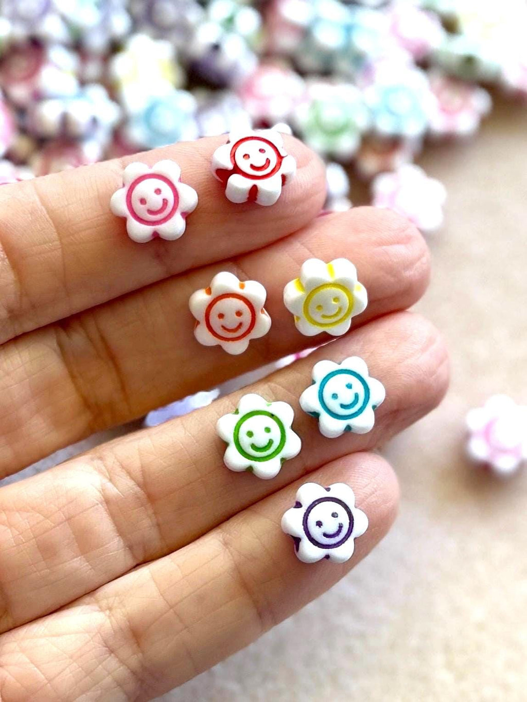 40 pcs Smiley Face Flower Beads, Acrylic, Mixed Colors, 10x11x5mm, Hole: 2mm